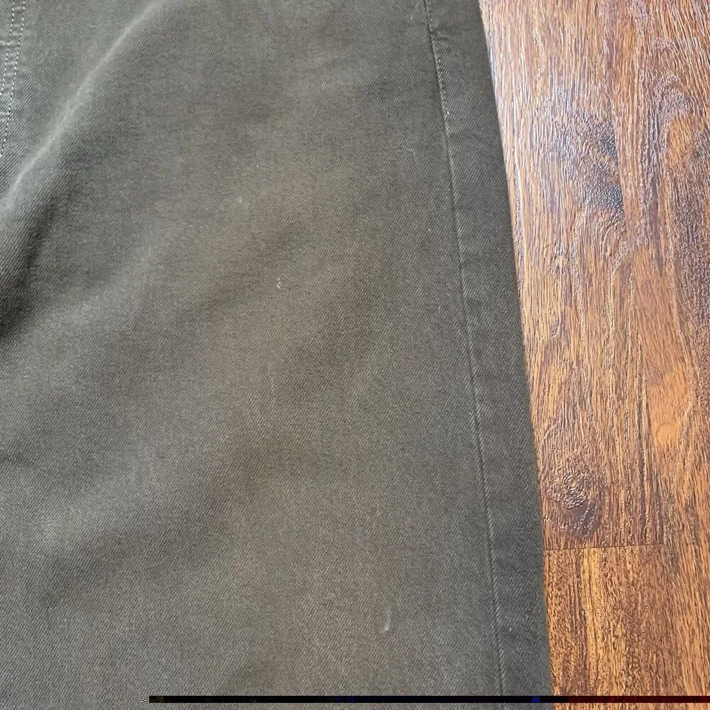 Levis bin d1